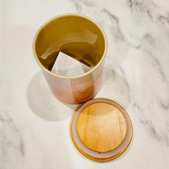 Le Creuset Canister - Shell Pink - Picture 2 of 4